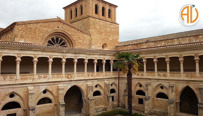 Monasterio-de-Santa-María-de-Huerta-min